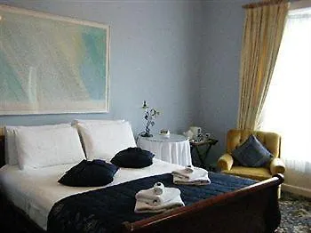 Desmond House